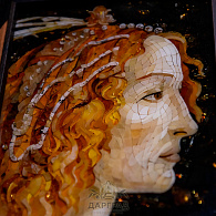 Янтарное панно «Портрет молодой женщины»