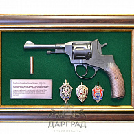 Панно пистолет «Наган» со знаками ФСБ